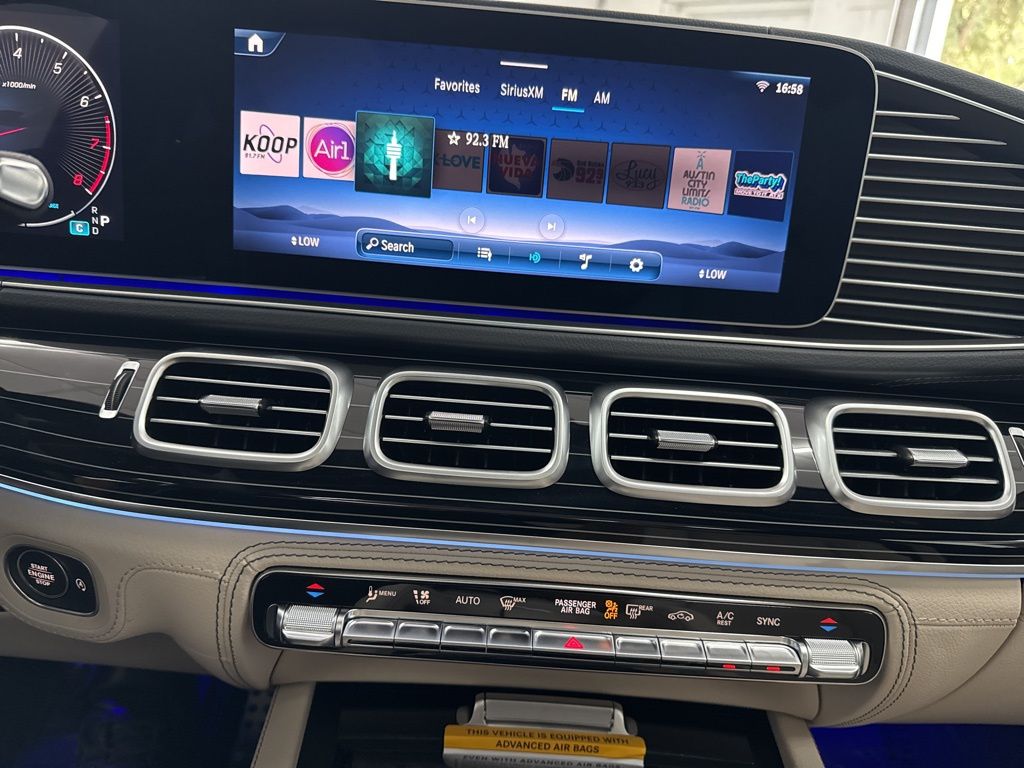 2026 Mercedes Benz GLS 450 4MATIC photo 34