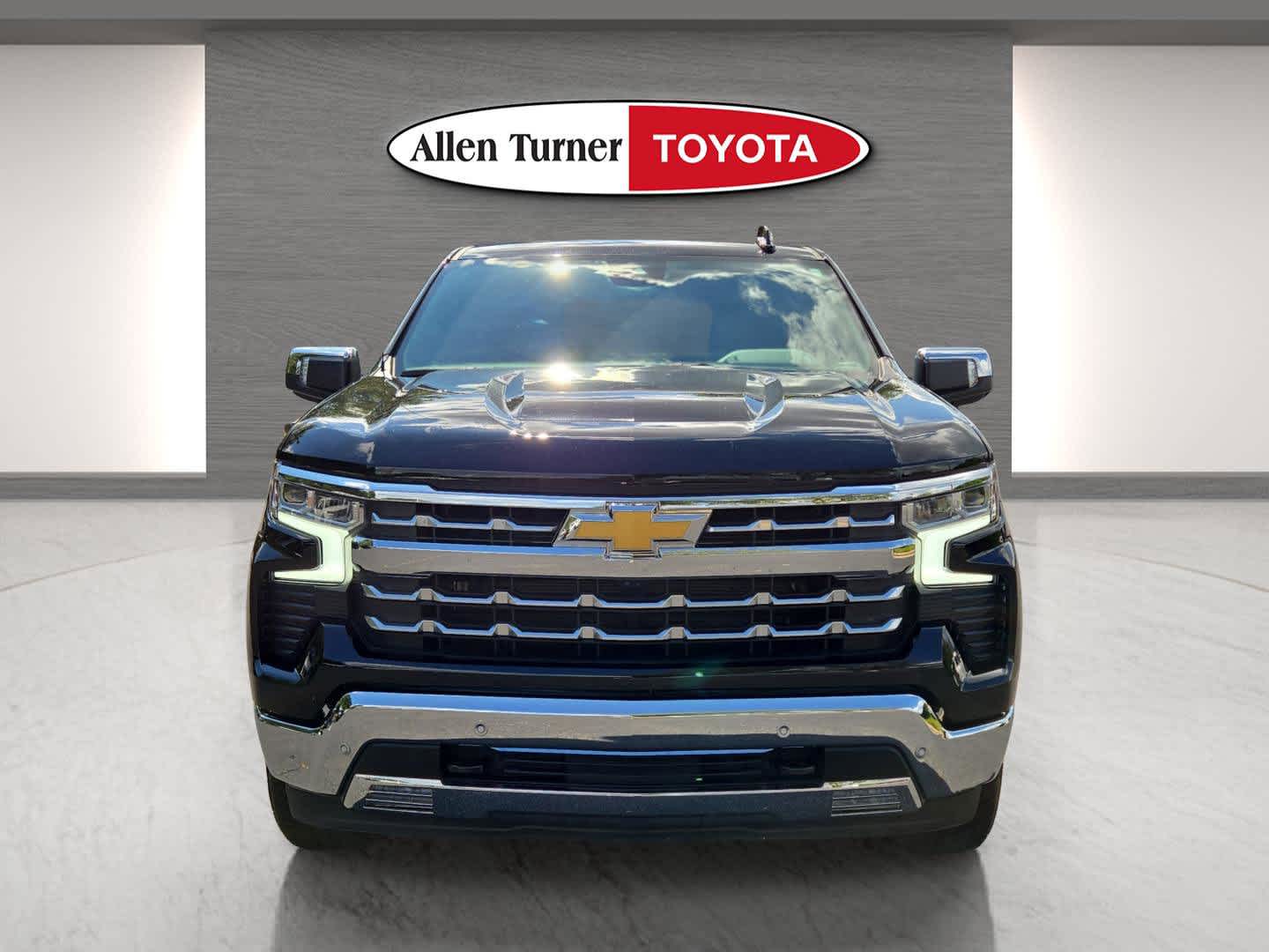 2024 Chevrolet Silverado 1500 LTZ photo 2