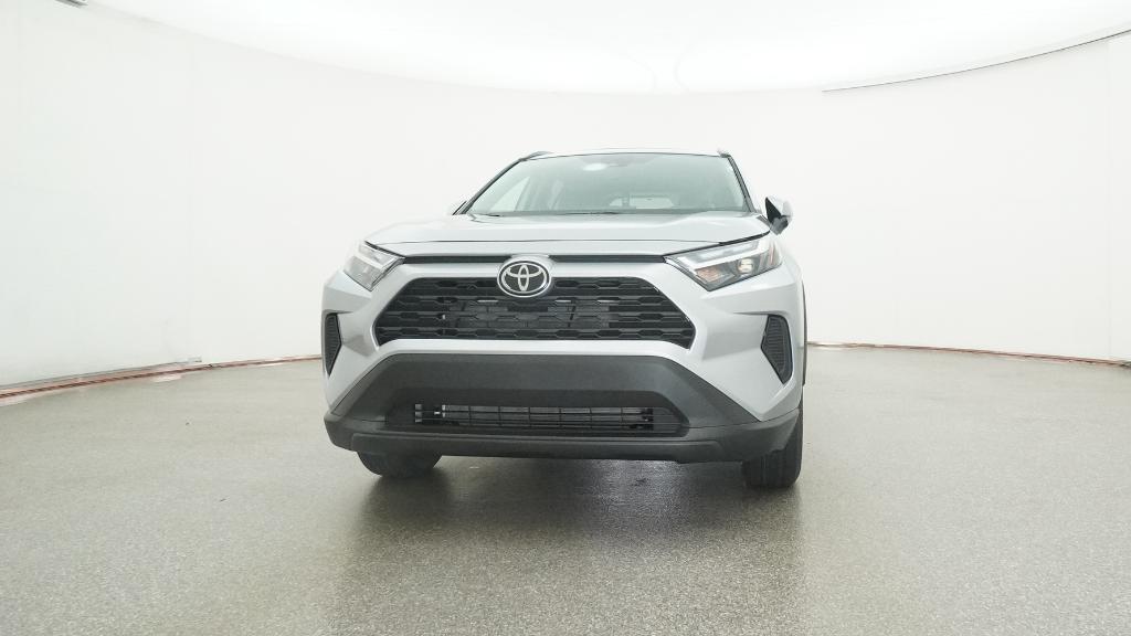 2025 Toyota RAV4 XLE photo 17