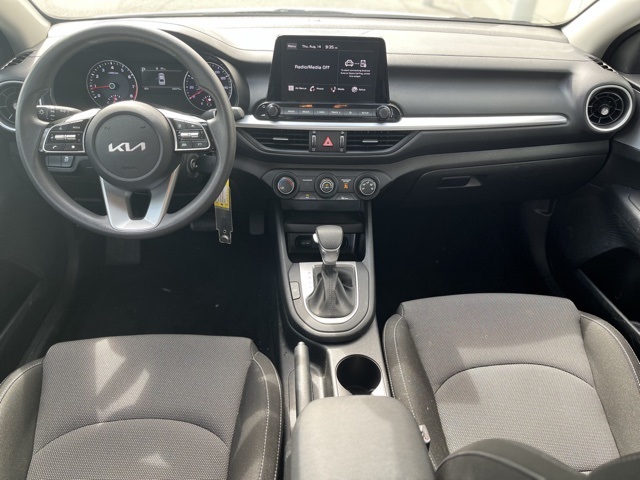 2022 Kia Forte LXS photo 4