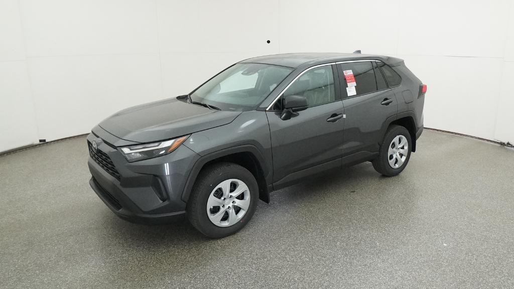 2025 Toyota RAV4 LE's photo