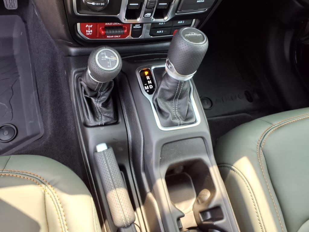 2025 Jeep Gladiator Mojave photo 12