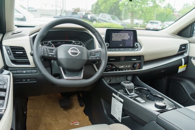 2025 Nissan Rogue SV photo 6