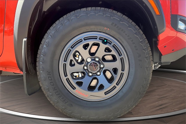 2025 Nissan Frontier PRO-4X photo 12