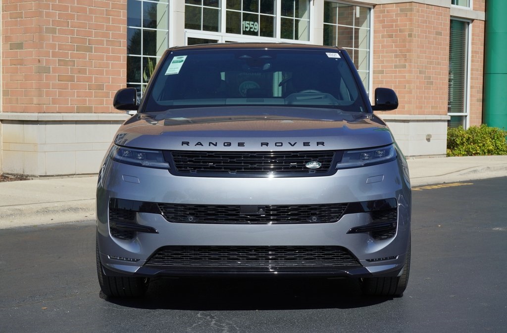 2025 Land Rover Range Rover Sport SE photo 3