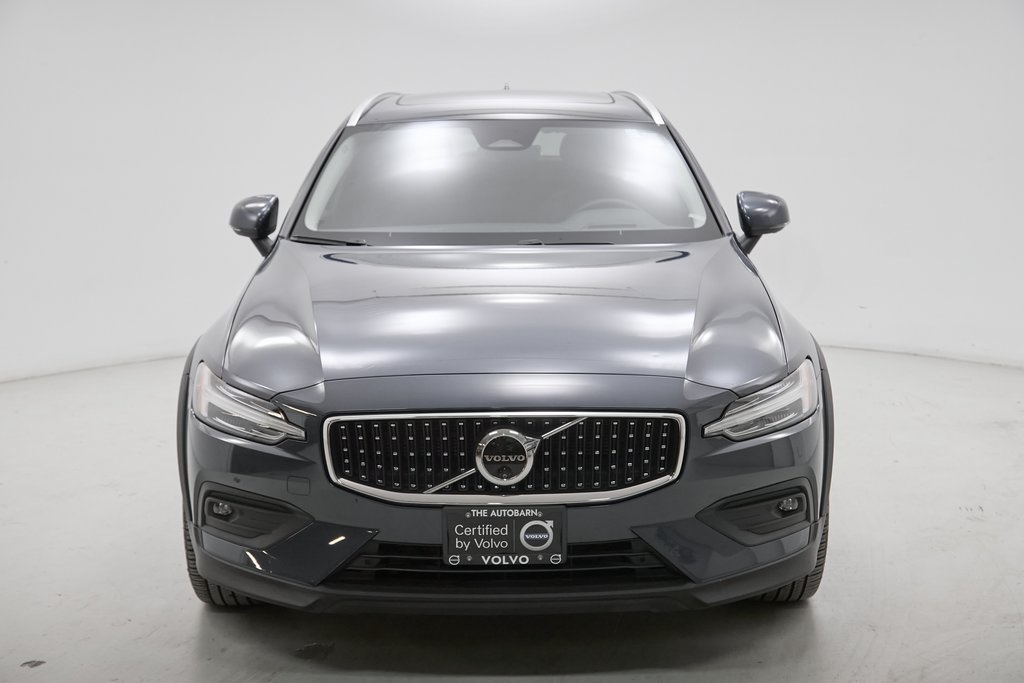 2024 VOLVO V60CC - Image 4