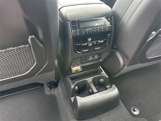 2025 Jeep Grand Cherokee Laredo Altitude photo 18