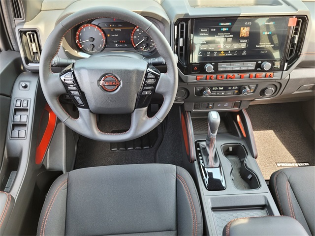 2025 Nissan Frontier Crew Cab PRO-X photo 13