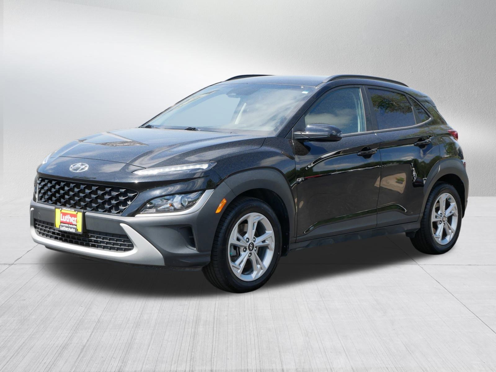 2022 Hyundai Kona SEL photo 3