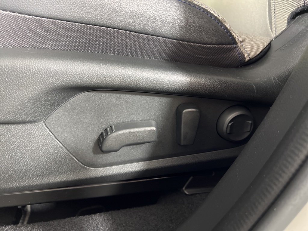 2025 Subaru Forester Premium Base photo 11