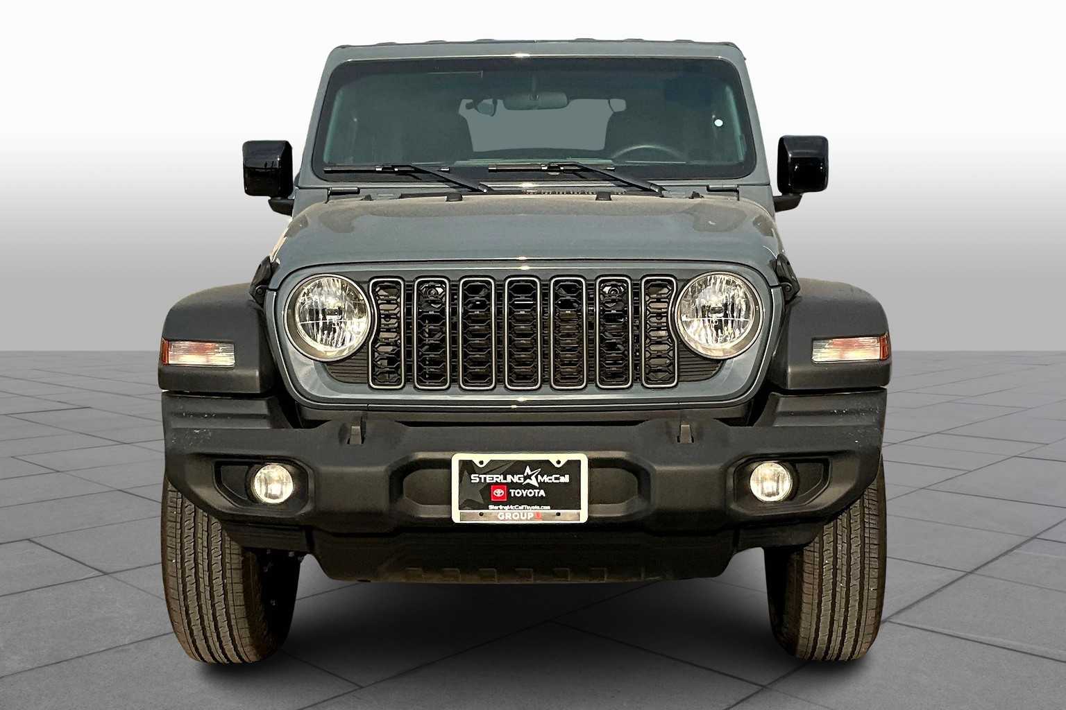 2025 Jeep Wrangler Sport photo 3