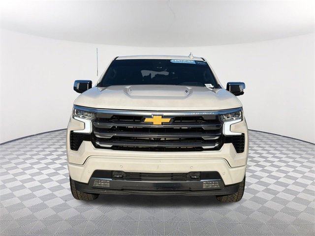 2024 Chevrolet Silverado 1500 High Country photo 2