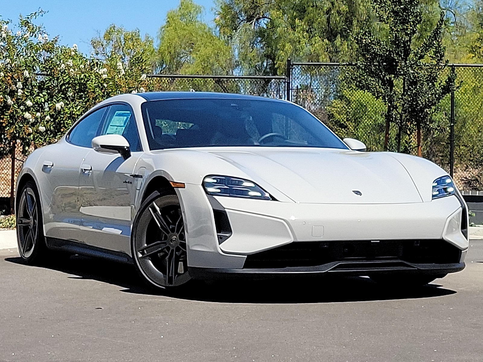 2025 Porsche Taycan Turbo photo 9