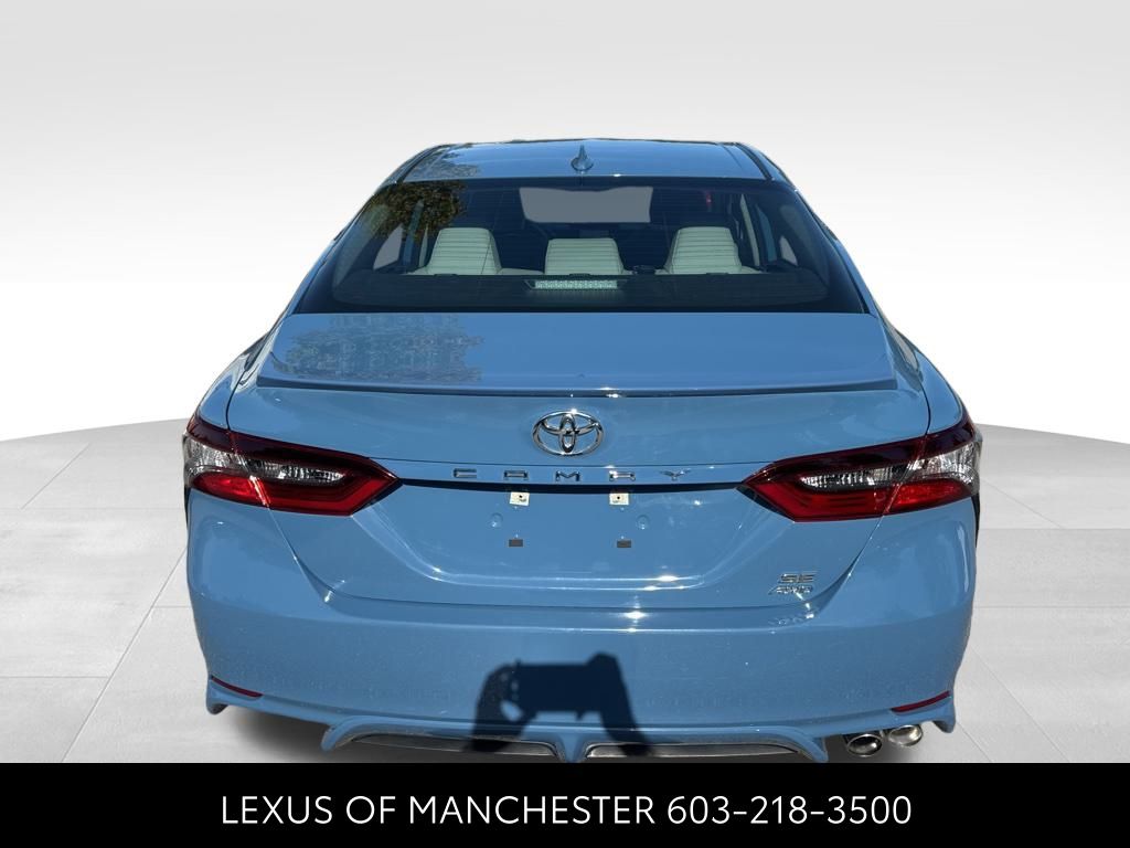 2024 Toyota Camry SE photo 5