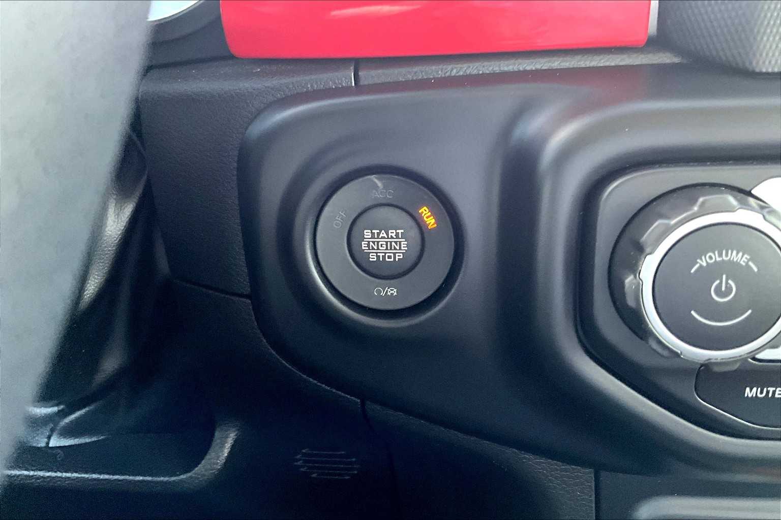 2023 Jeep Wrangler High Tide photo 29