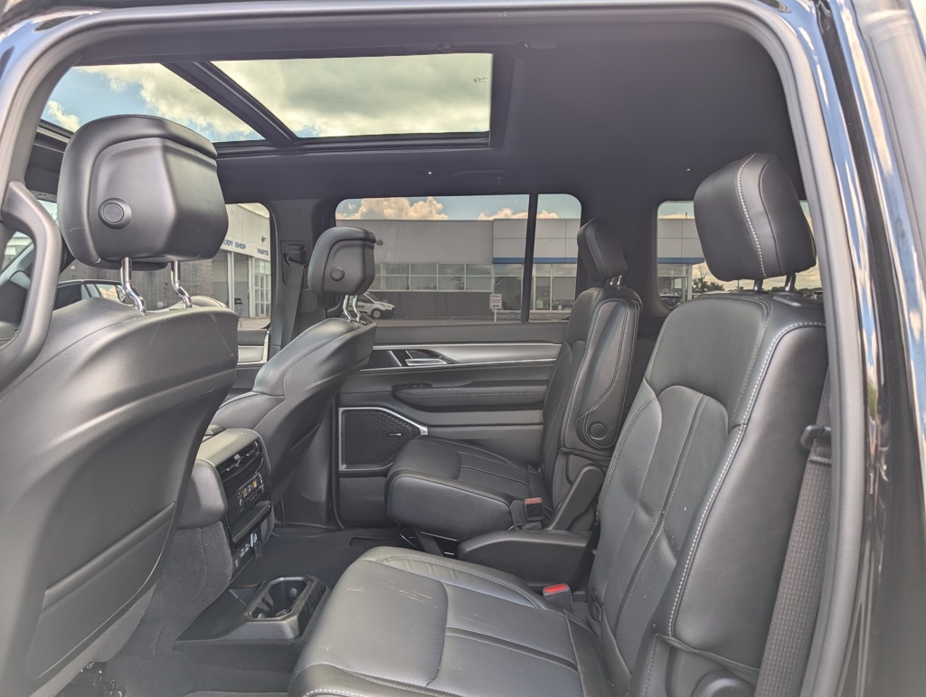 2024 Jeep Wagoneer Series II photo 3