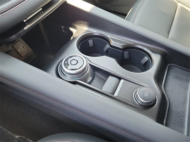 2025 Ford Explorer photo 11