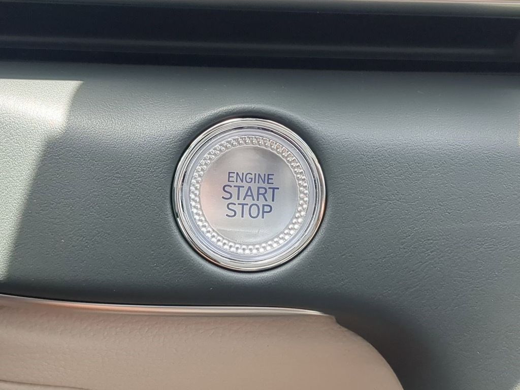 2025 Genesis GV80 2.5T Standard AWD photo 26