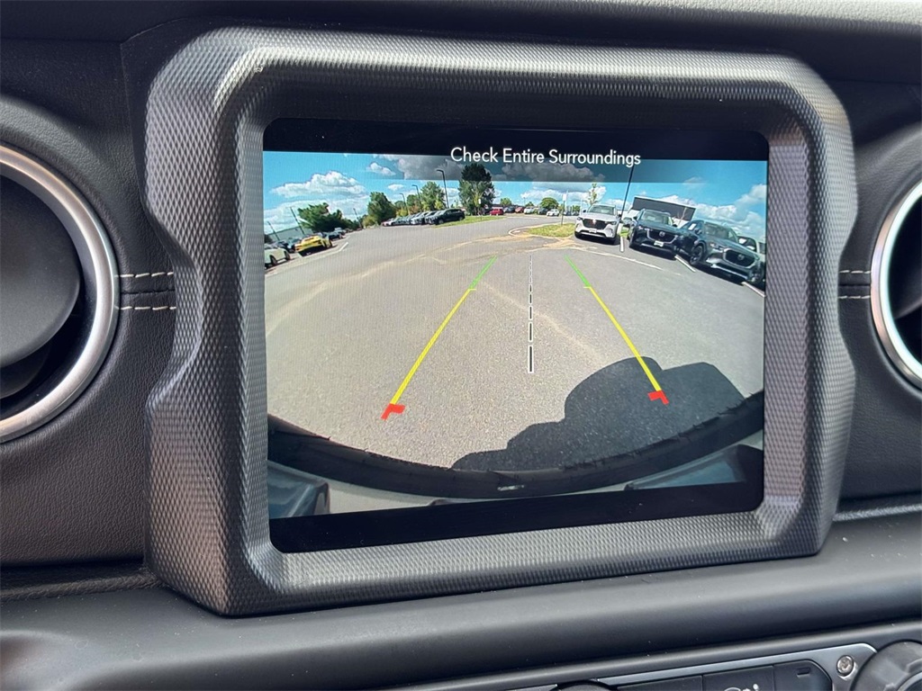 2021 Jeep Wrangler Unlimited Sahara photo 4