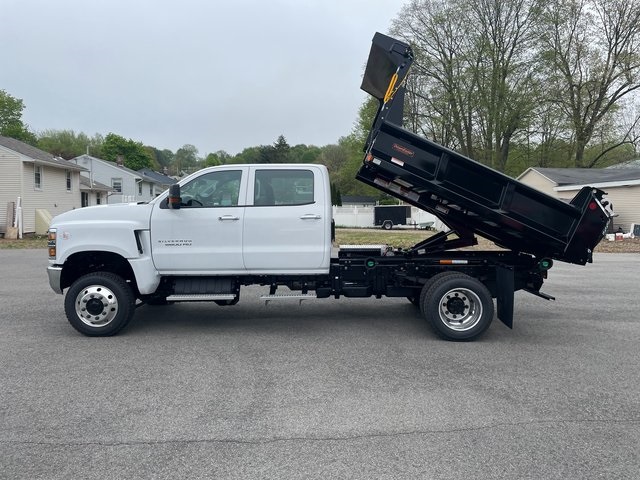 2023 Chevrolet Silverado 5500HD Work Truck photo 2