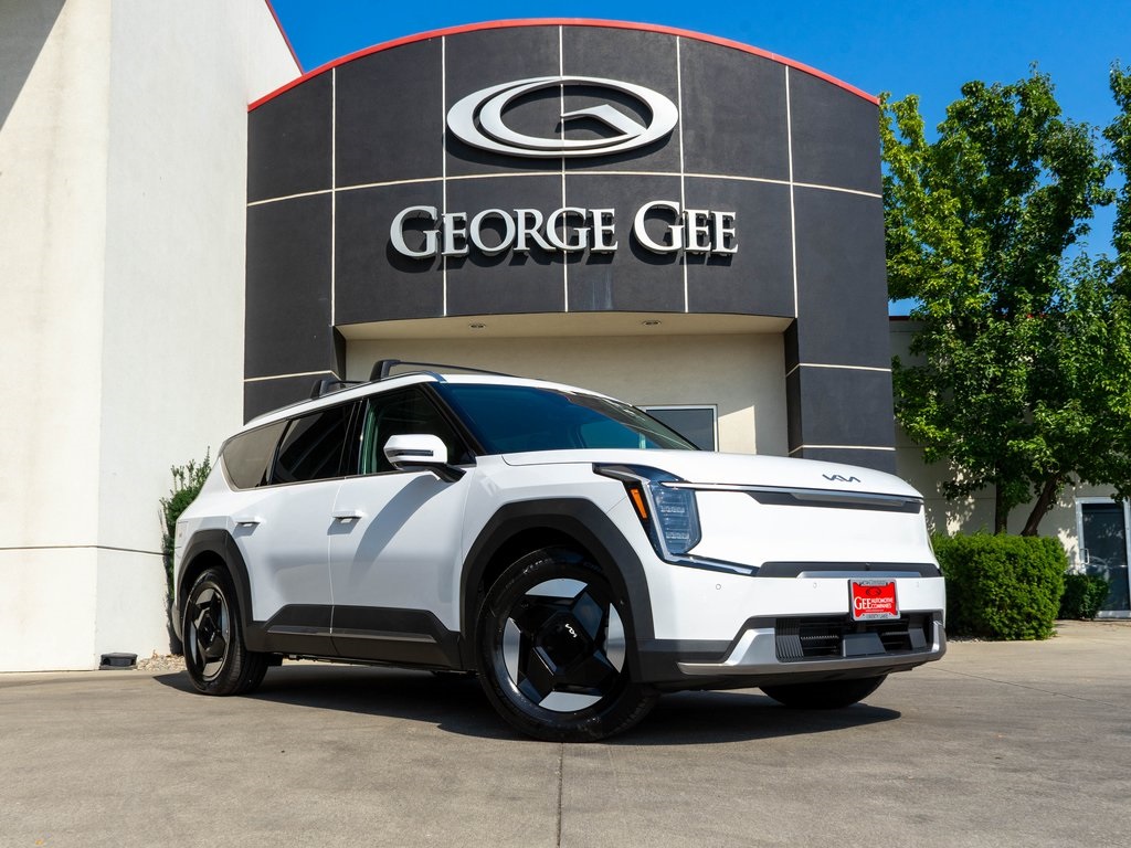 2026 Kia EV9 Wind's photo