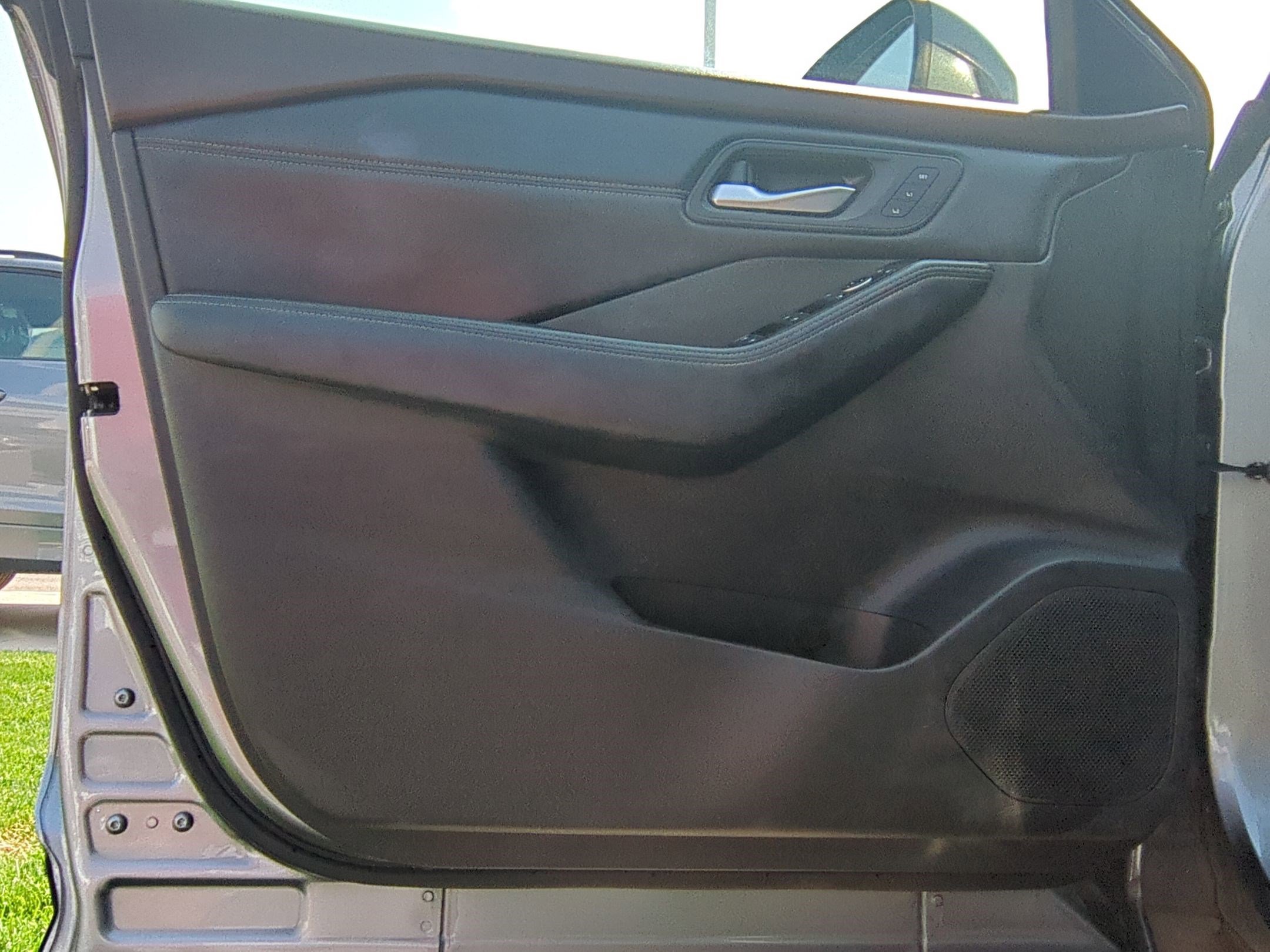 2023 Nissan Rogue SL photo 11