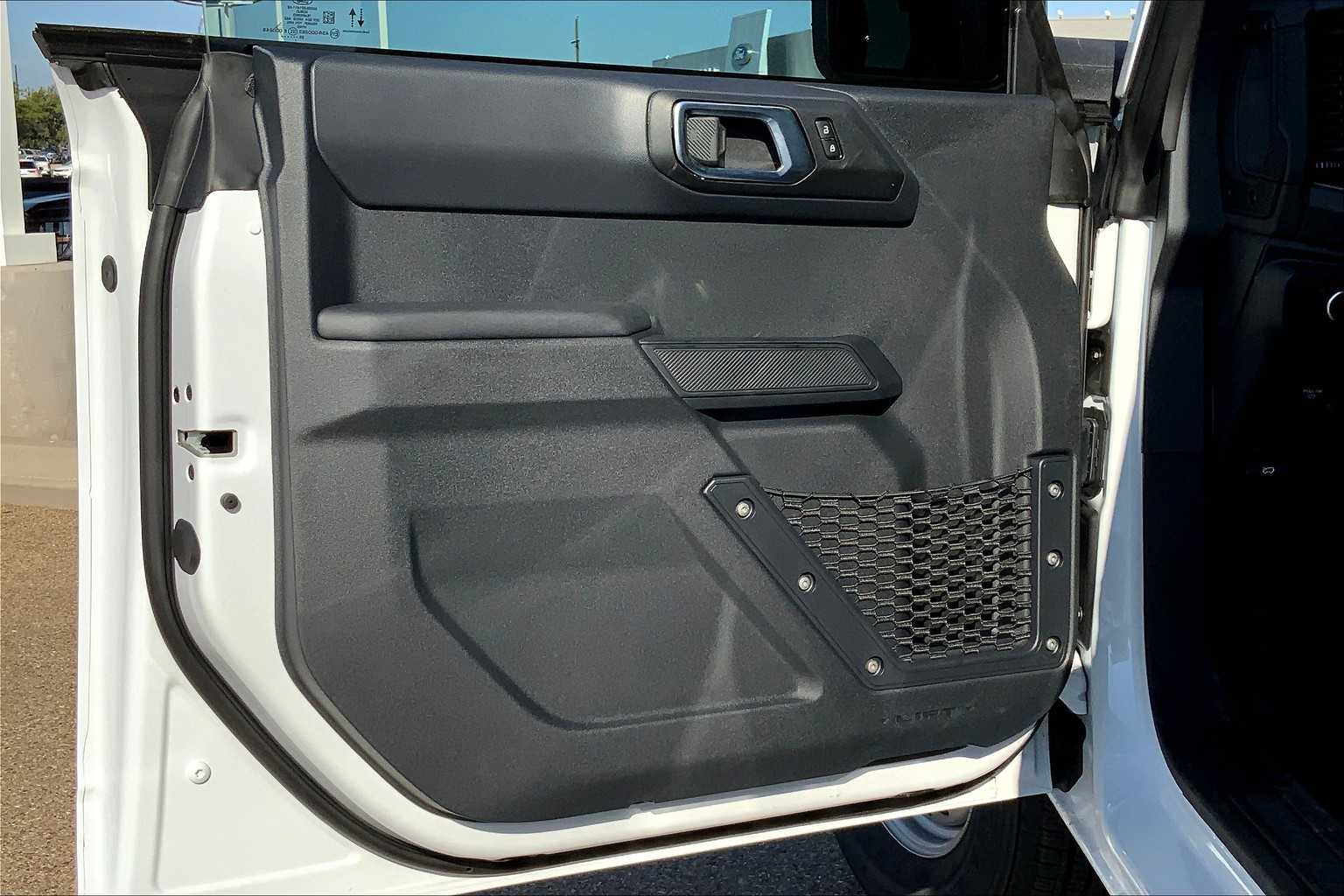 2025 Ford Bronco Base photo 10