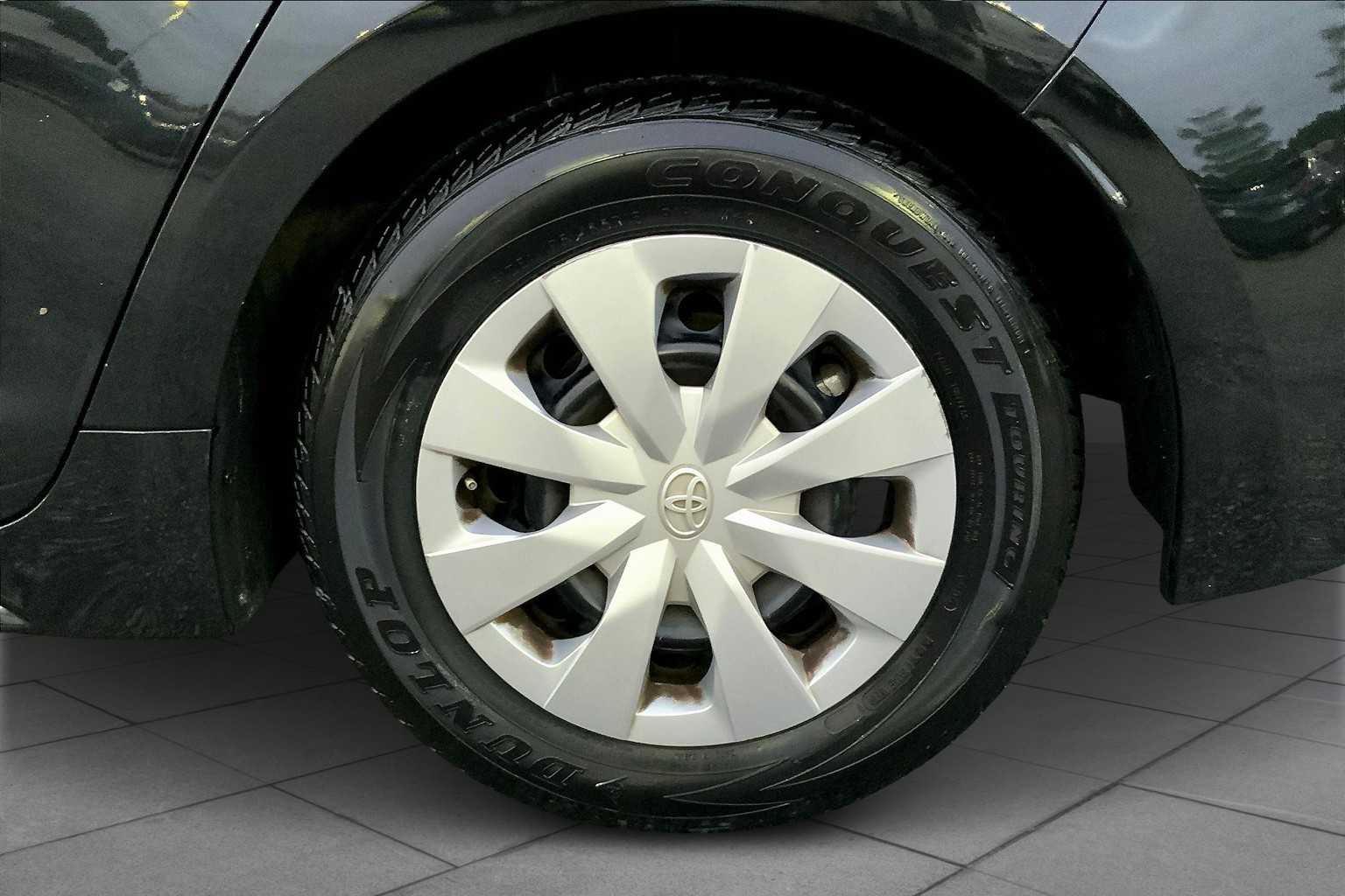 2022 Toyota Corolla L photo 10