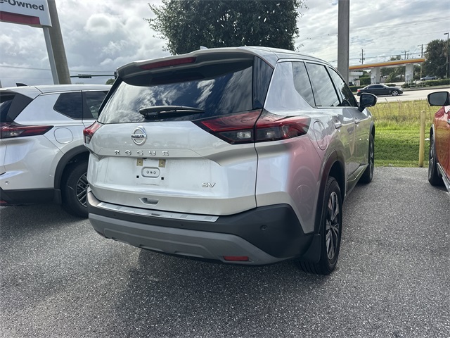 2021 Nissan Rogue SV photo 3