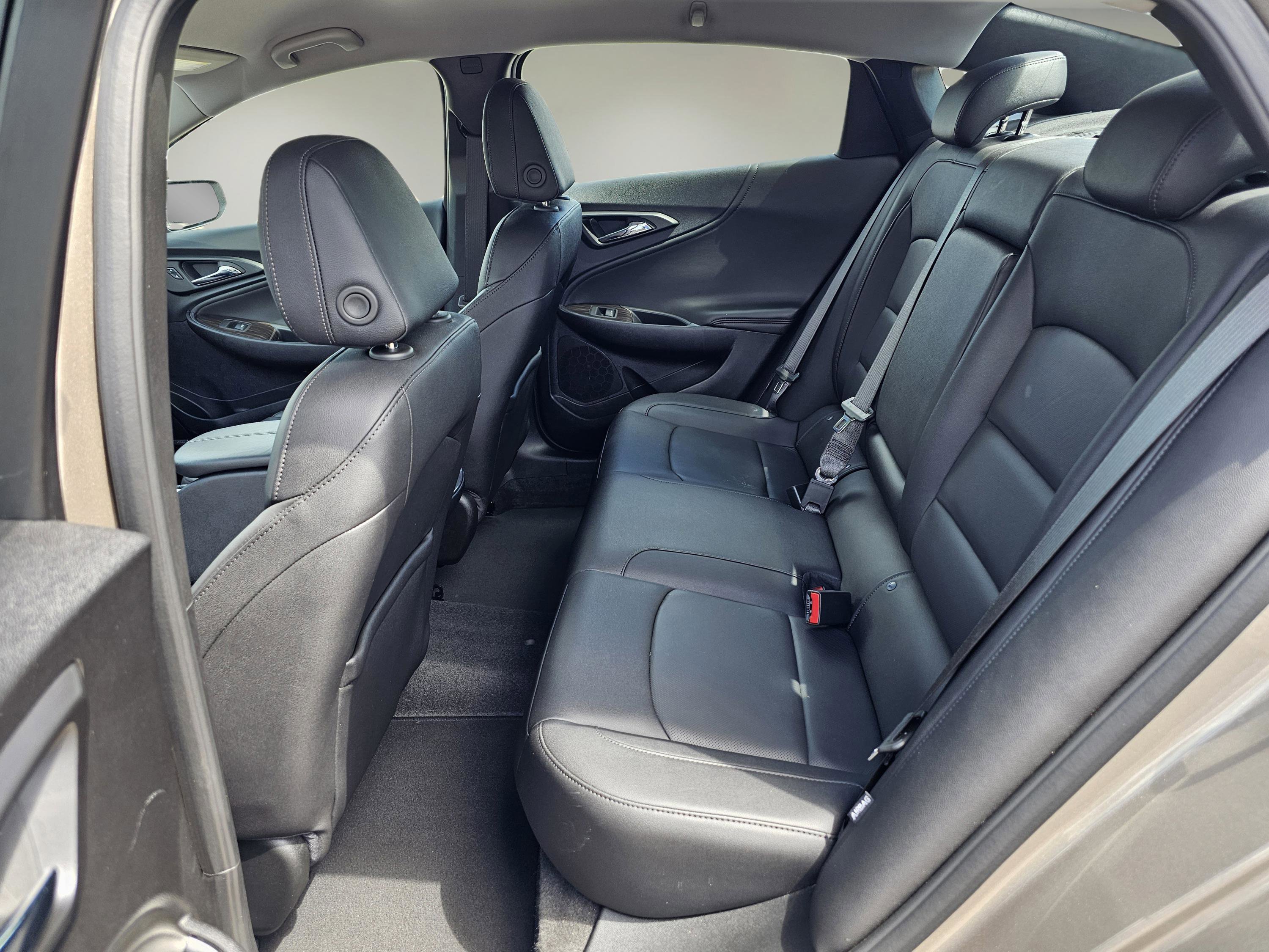 2024 Chevrolet Malibu Premier 2LT photo 25