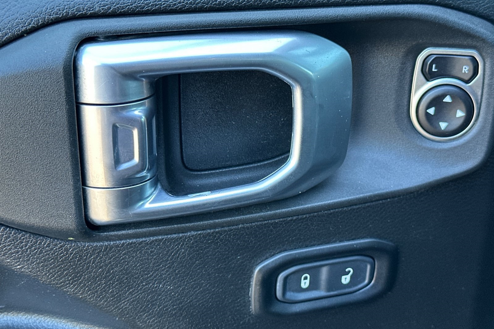 2023 Jeep Wrangler Base 4xe photo 12