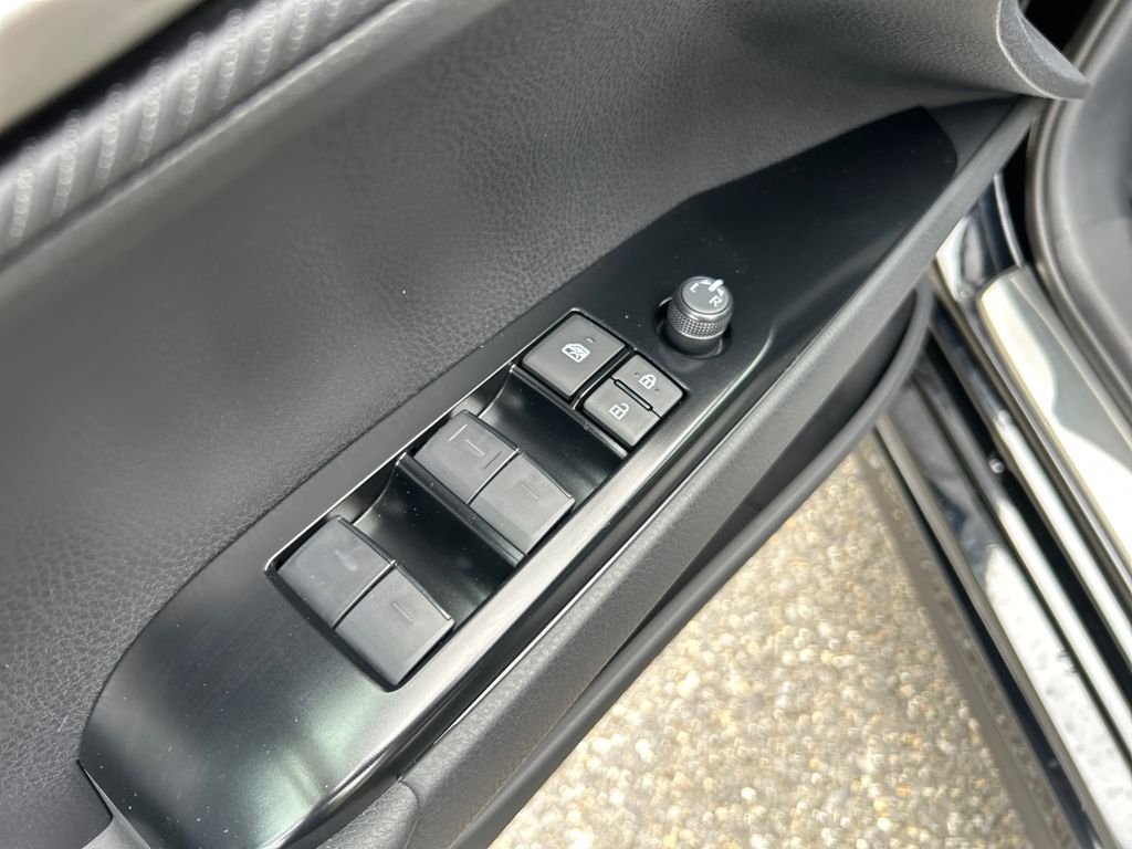 2026 Toyota Camry SE photo 11