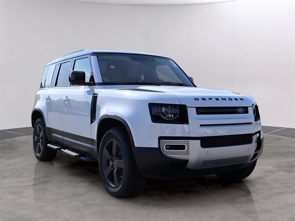 2025 Land Rover Defender 110 S photo 3