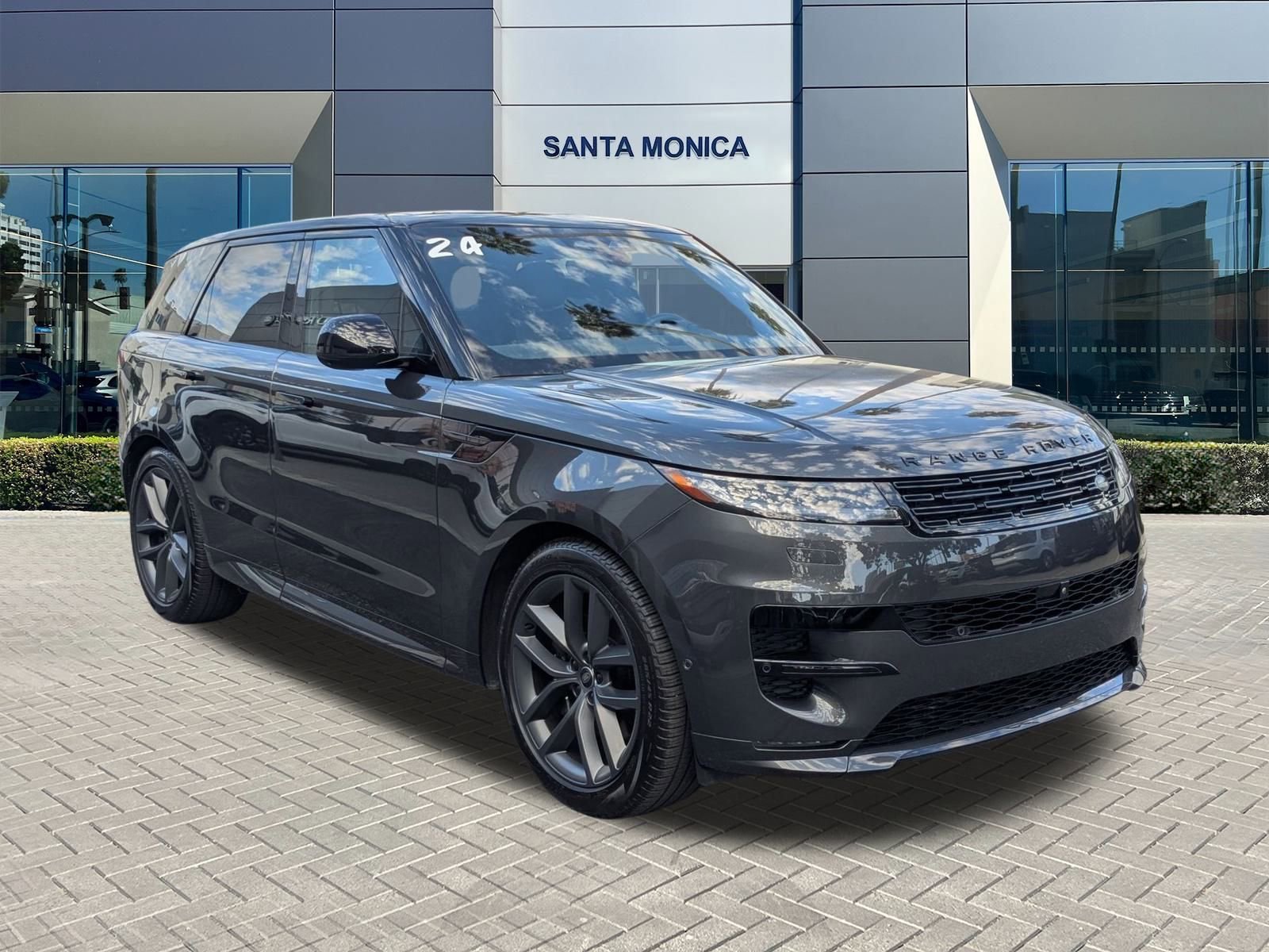 2024 Land Rover Range Rover Sport SE photo 3