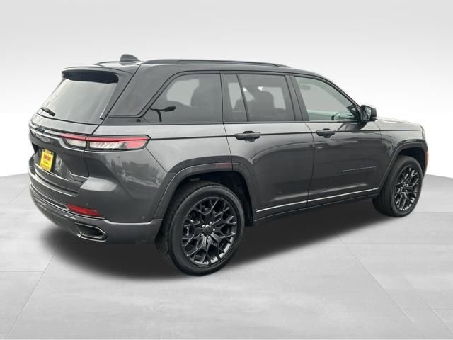 2024 Jeep Cherokee Summit 4xe photo 4