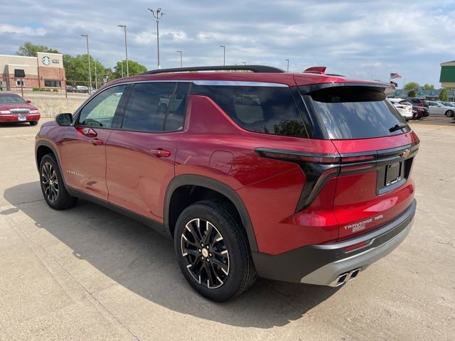 2025 Chevrolet Traverse photo 3