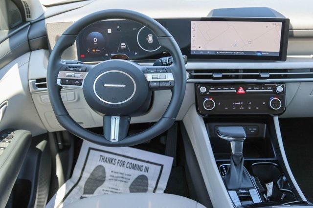 New 2025 Silver Hyundai SEL Convenience FWD image 13