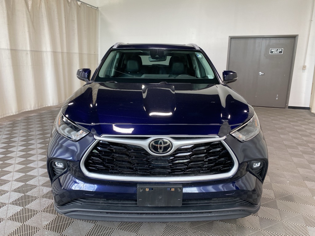 2023 Toyota Highlander XLE photo 3