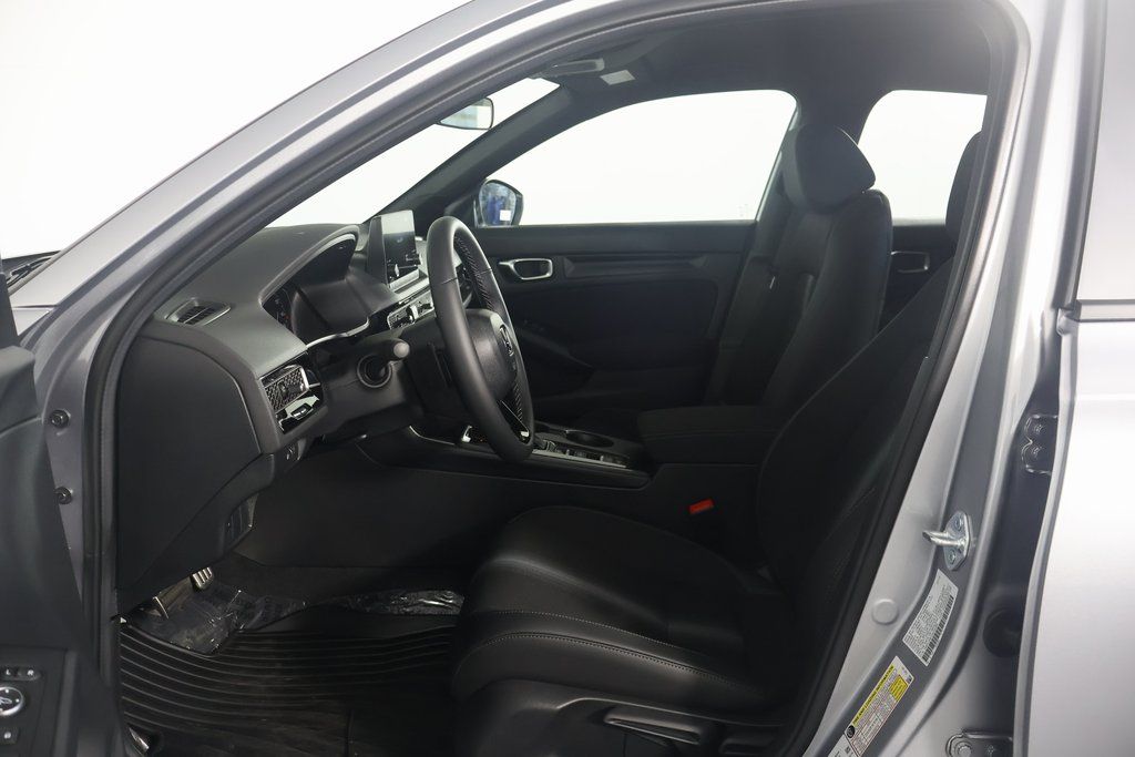 2025 Honda Civic Sport photo 4