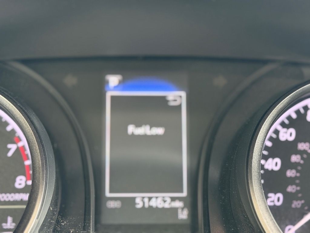 2022 Toyota Camry SE photo 7