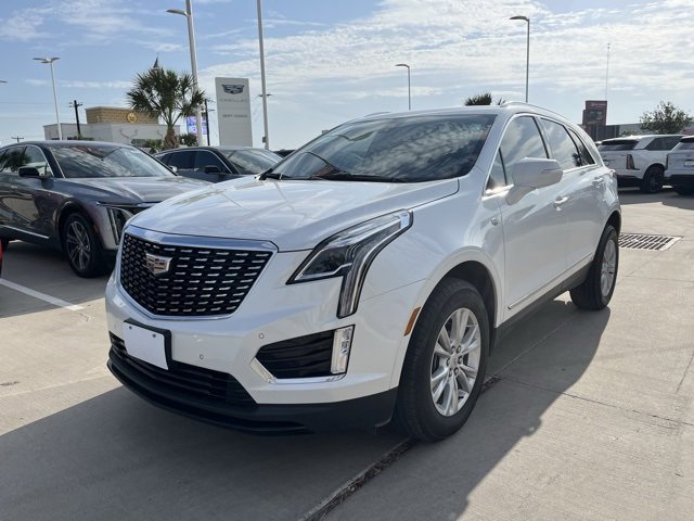 2023 Cadillac XT5 Luxury photo 2