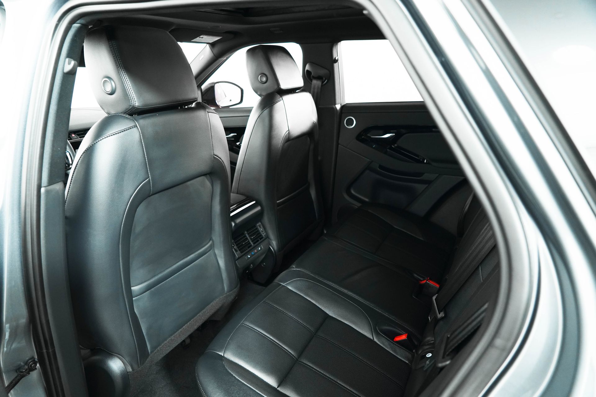 2025 Land Rover Range Rover Evoque S photo 15