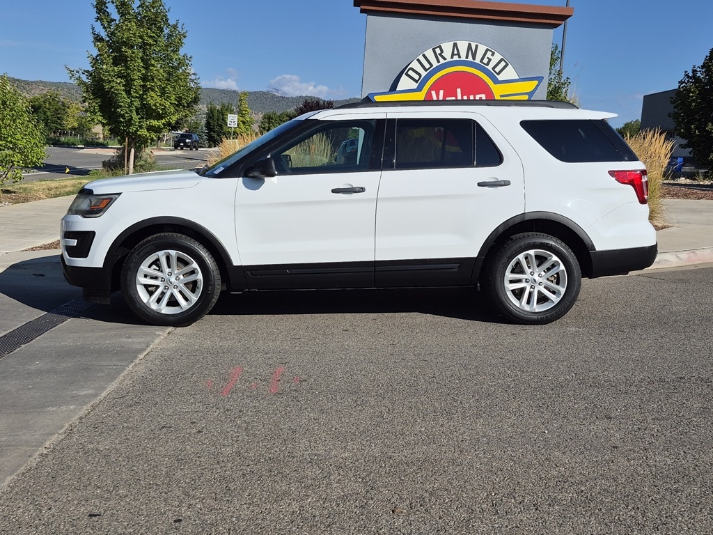 2017 Ford Explorer Base photo 3