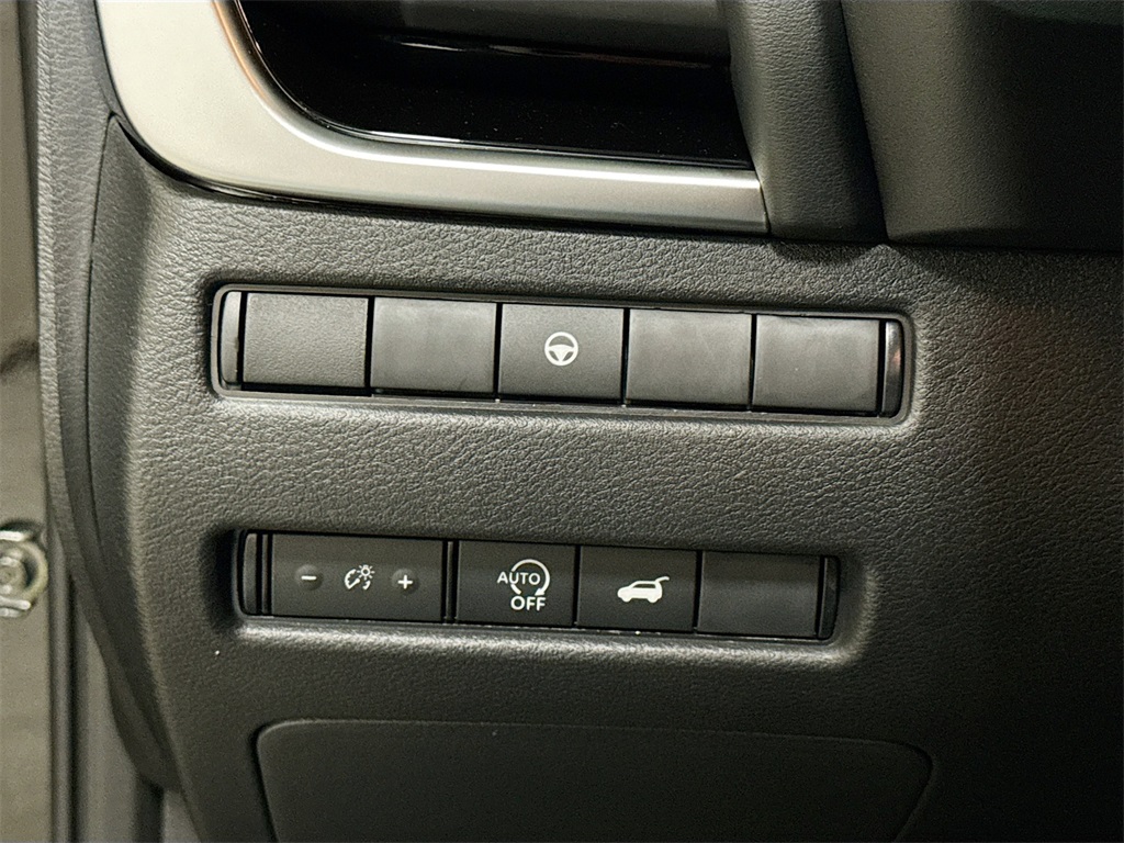 2026 Nissan Rogue SV photo 34