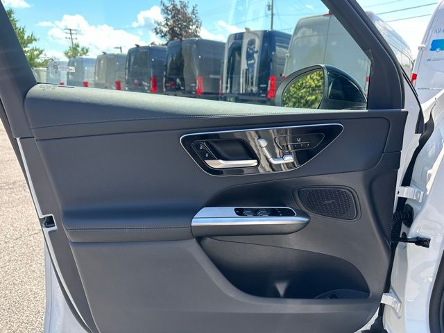2025 Mercedes Benz GLC 300 4MATIC photo 13