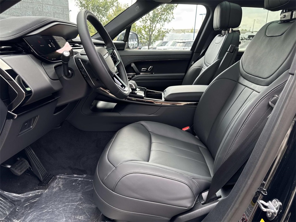 2025 Land Rover Range Rover Sport SE photo 17