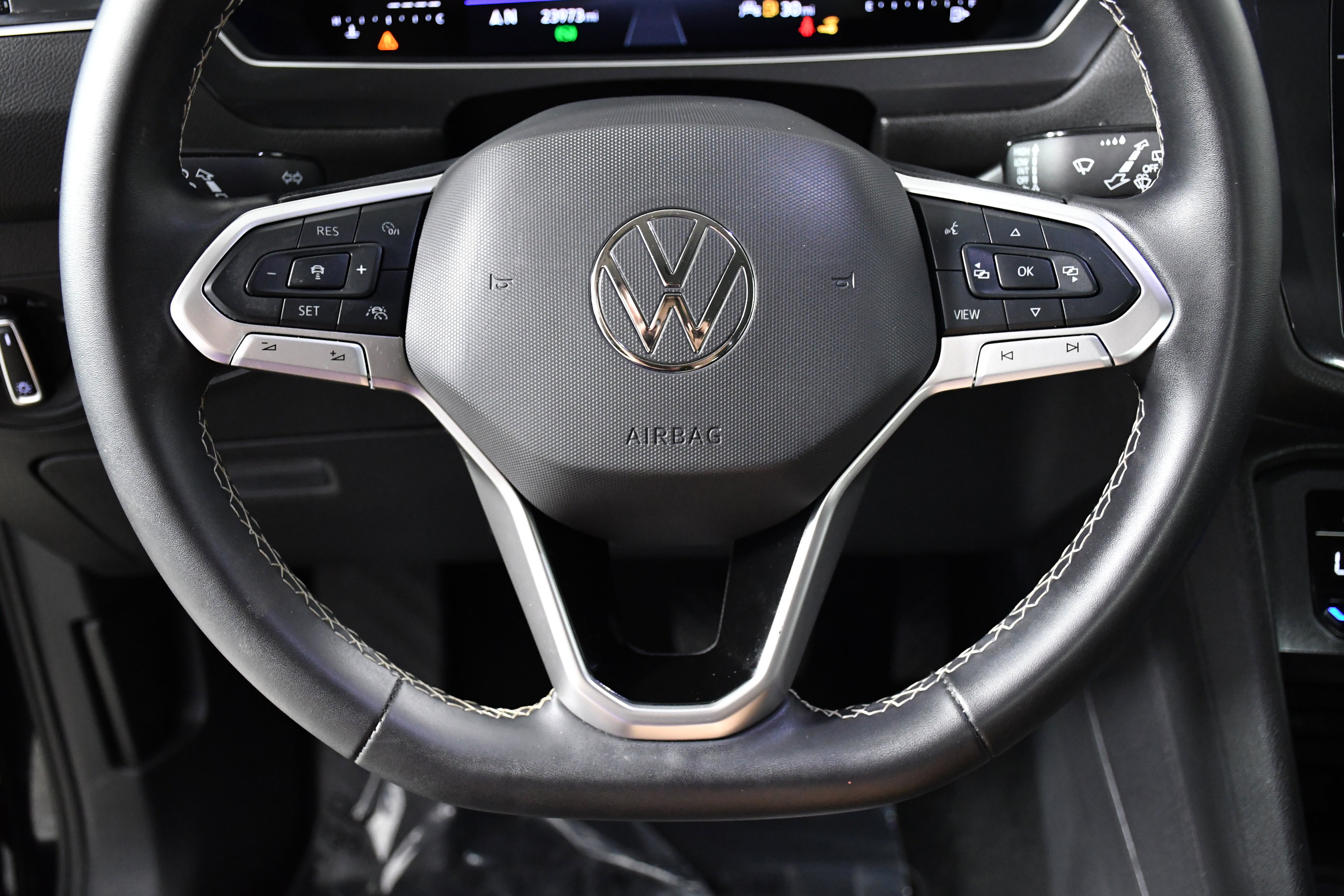 2024 Volkswagen Tiguan SE Wolfsburg Edition photo 7