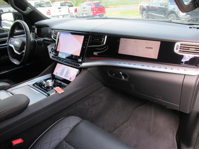 2023 Jeep Grand Wagoneer III photo 11