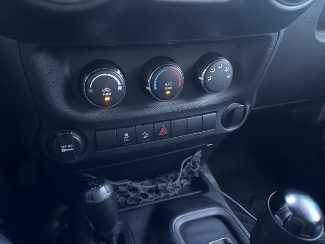 2012 Jeep Wrangler Unlimited Sport photo 19