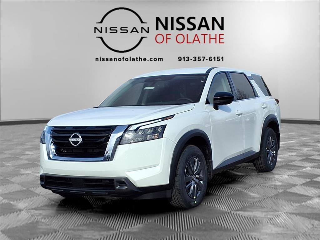 2025 Nissan Pathfinder S's photo
